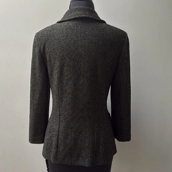 St. John green Blazer with Fitted Silhouette